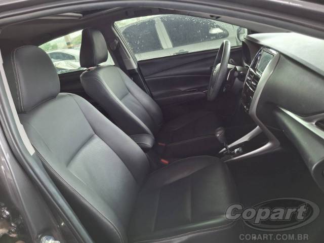 2021 TOYOTA YARIS SEDA 