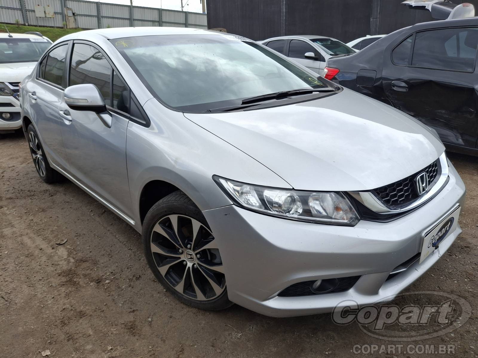 Veículo Honda Civic HONDA CIVIC LXR 2.0 16V FLEXIVEL ALCOOL/GASOLINA 2014 2015 em leilão