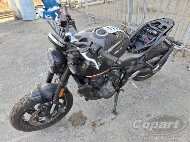 2025 TRIUMPH TRIDENT 