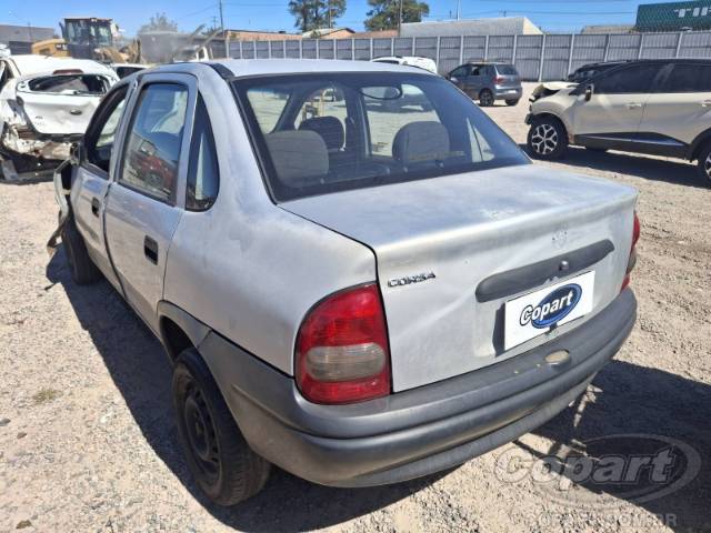 2003 CHEVROLET CORSA SEDAN 