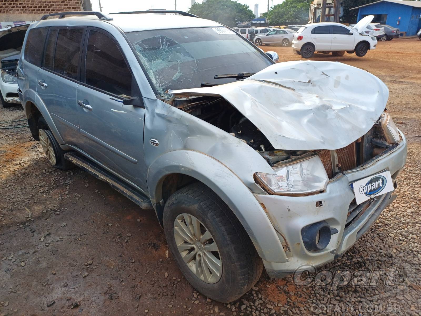 Veículo Mitsubishi PAJERO DAKAR MITSUBISHI PAJERO DAKAR 2015 Diesel Colisão 2015 em leilão