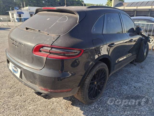 2015 PORSCHE MACAN 