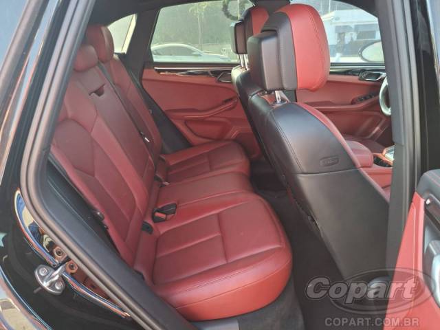 2015 PORSCHE MACAN 
