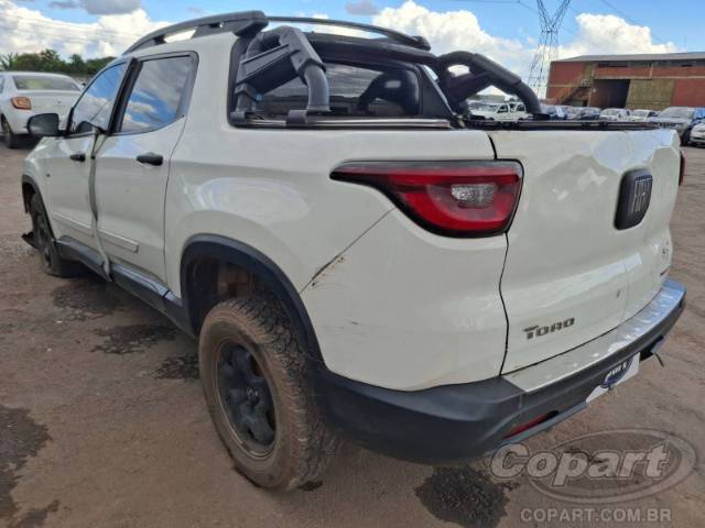 2017 FIAT TORO 