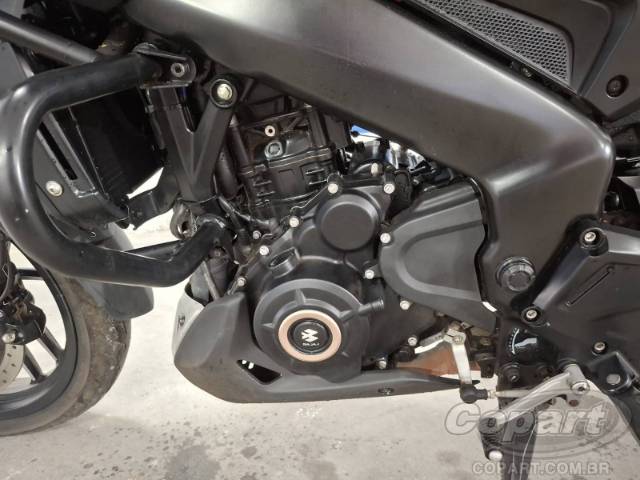2025 BAJAJ DOMINAR 