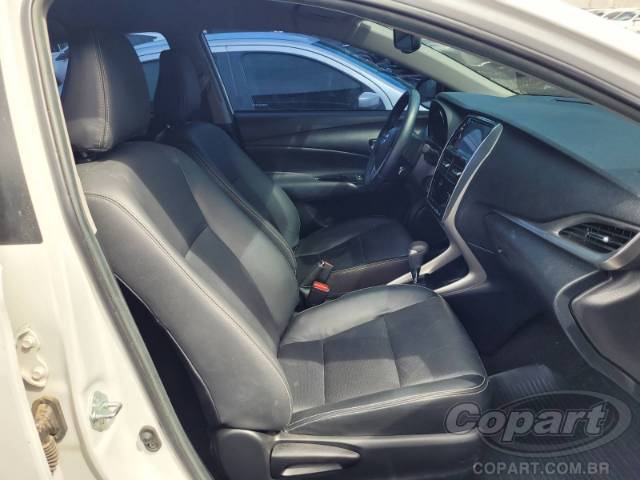 2021 TOYOTA YARIS SEDA 