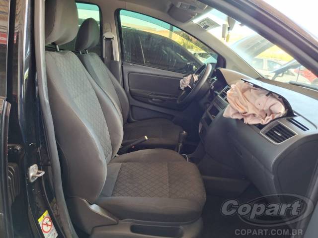 2015 VOLKSWAGEN FOX 