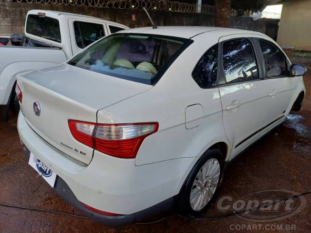 2015 FIAT GRAND SIENA 