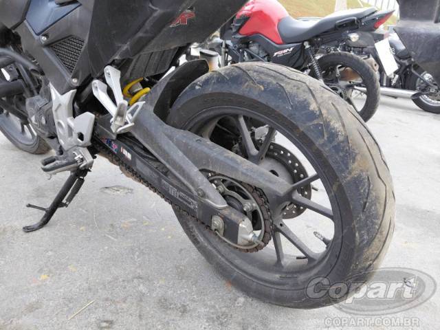 2025 HONDA CB 300F 