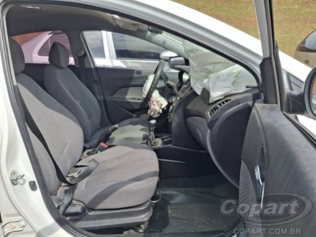 2015 HYUNDAI HB20S 