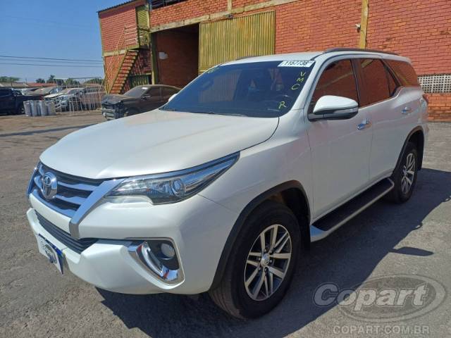 2017 TOYOTA HILUX SW4 
