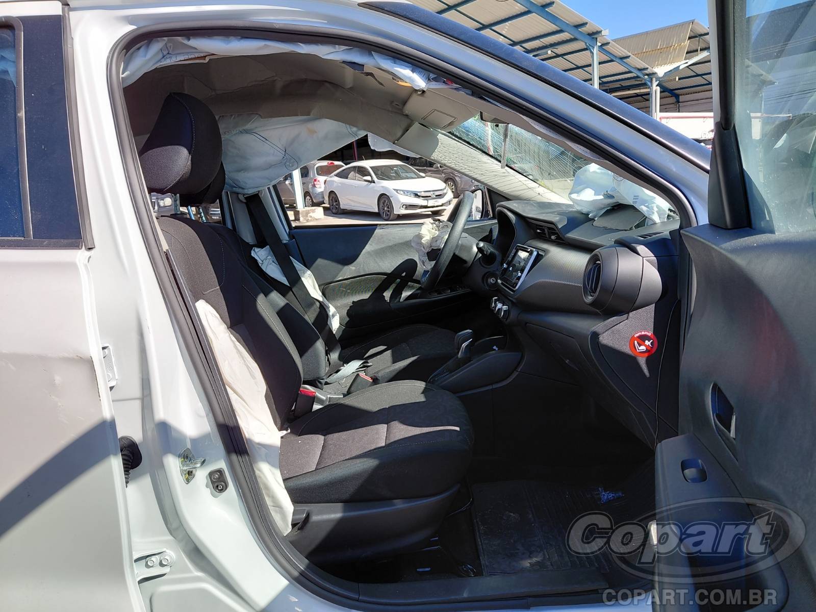 Foto 5: 2025 NISSAN KICKS PLAY
