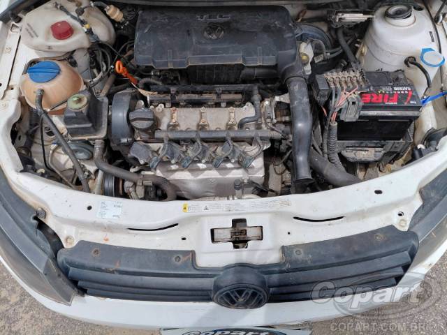 2015 VOLKSWAGEN VOYAGE 