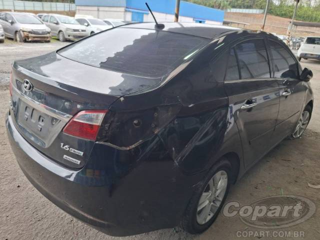 2015 HYUNDAI HB20S 