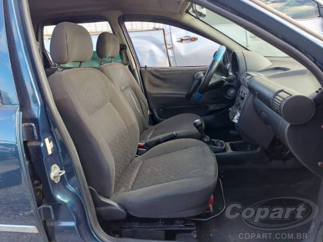2003 CHEVROLET CORSA SEDAN 