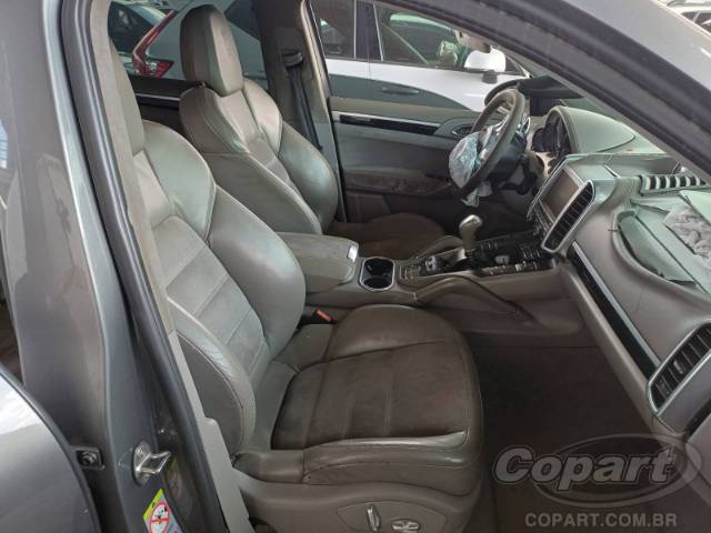 2014 PORSCHE CAYENNE 