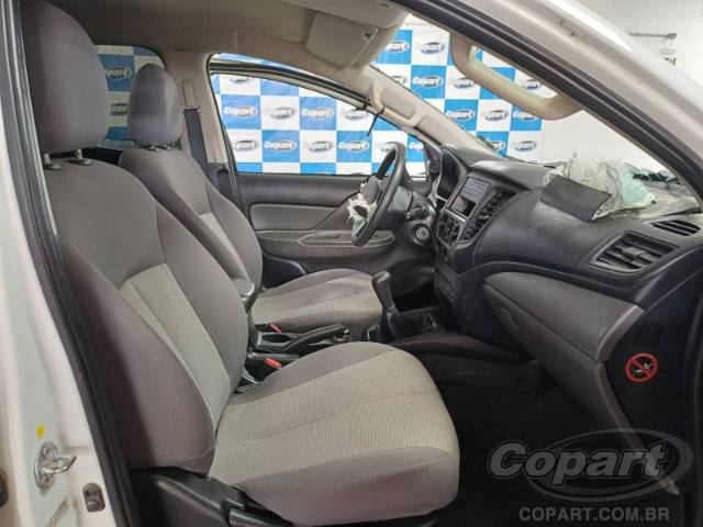 2023 MITSUBISHI L200 TRITON 