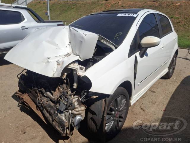 2015 FIAT PUNTO 
