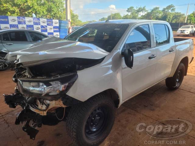 2025 TOYOTA HILUX CD 