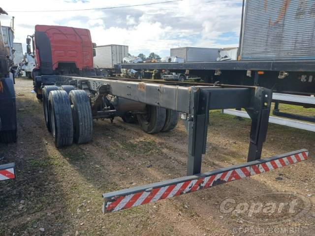 2010 VOLVO VM 