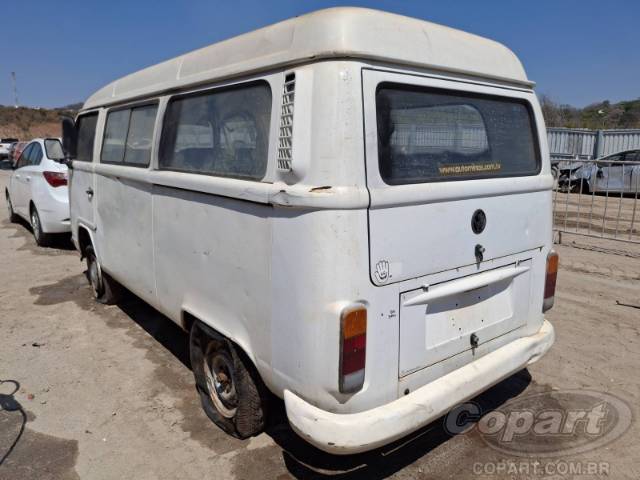2002 VOLKSWAGEN KOMBI 