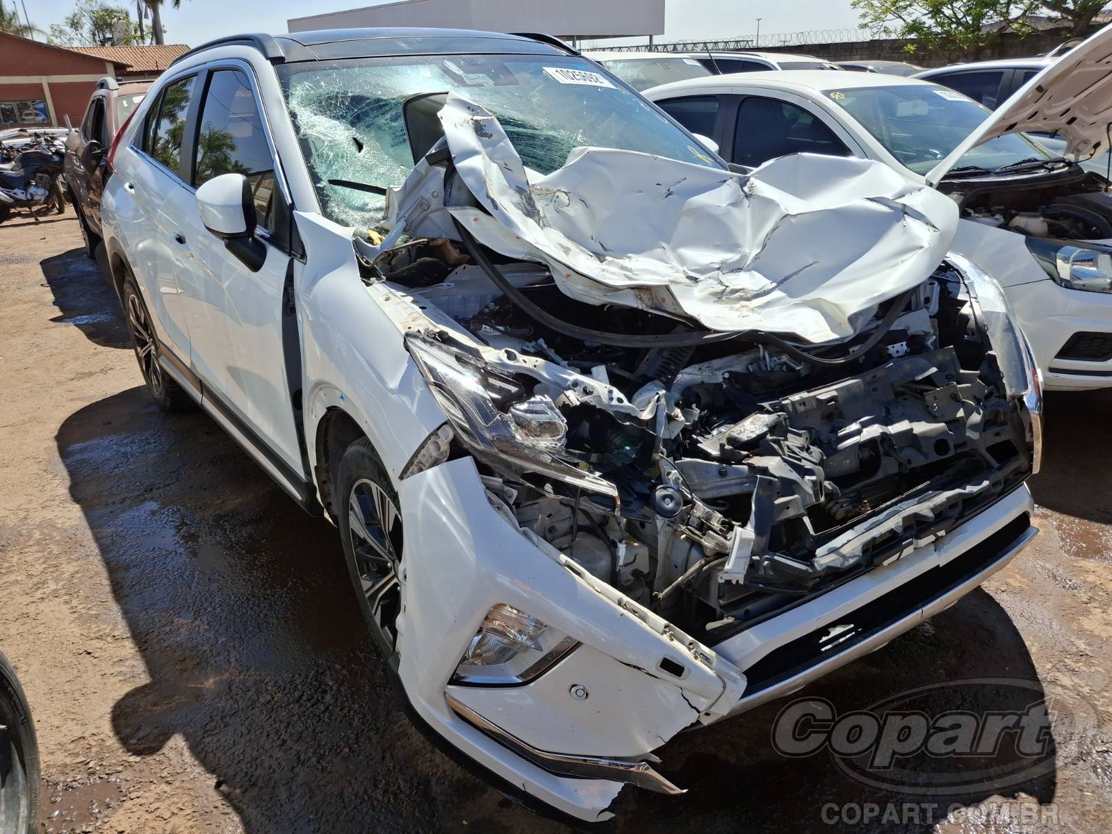 Veículo Mitsubishi ECLIPSE CROSS 2018 MITSUBISHI ECLIPSE CROSS HPE-S 1.5 16V MIVEC Turbo 2019 em leilão