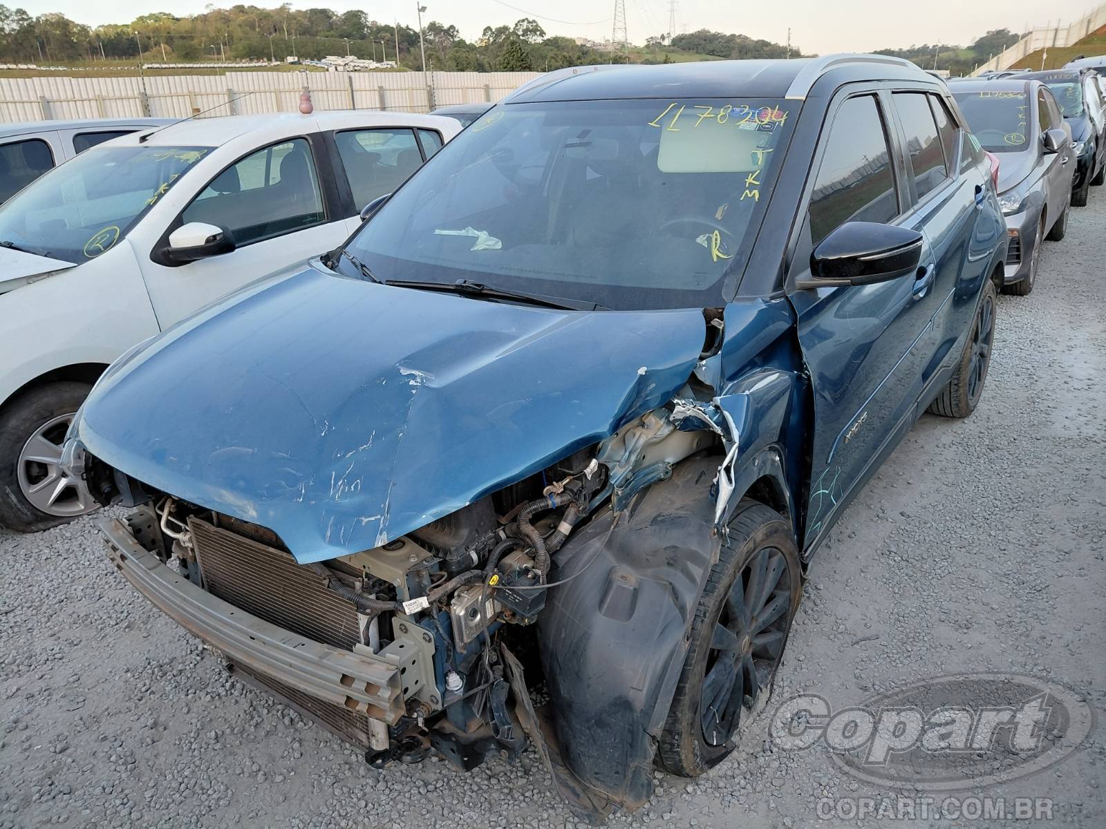 Foto 2: 2020 NISSAN KICKS