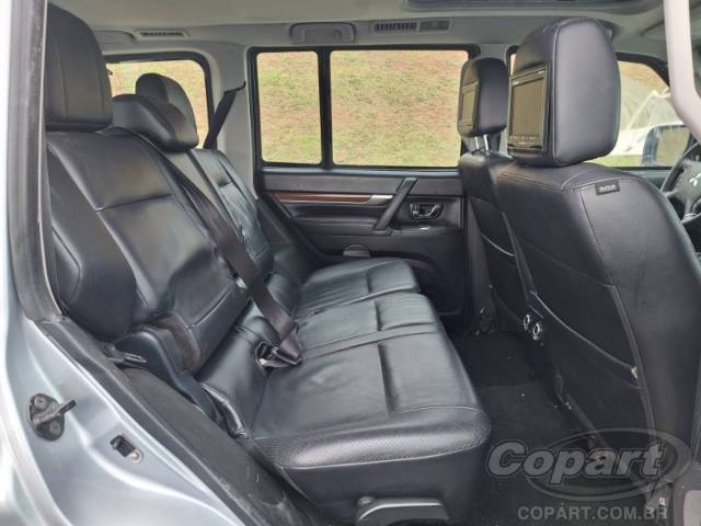 2011 MITSUBISHI PAJERO FULL 