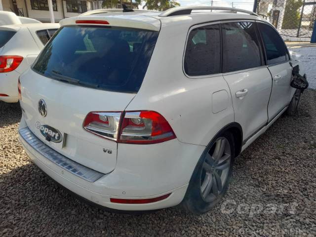 2014 VOLKSWAGEN TOUAREG 