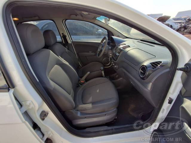 2015 FIAT GRAND SIENA 