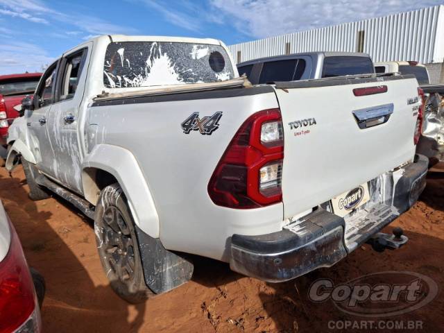 2024 TOYOTA HILUX CD 