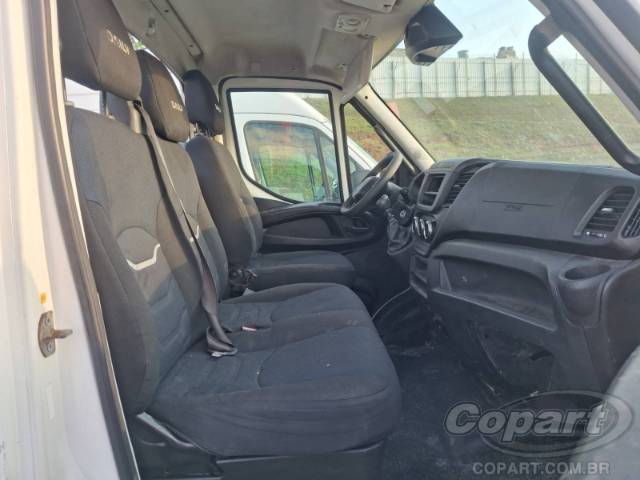 2021 IVECO DAILY 