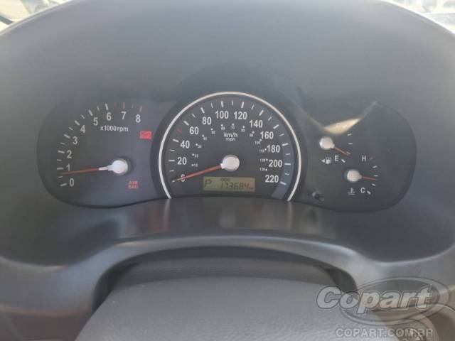 2011 KIA GRAND CARNIVAL 