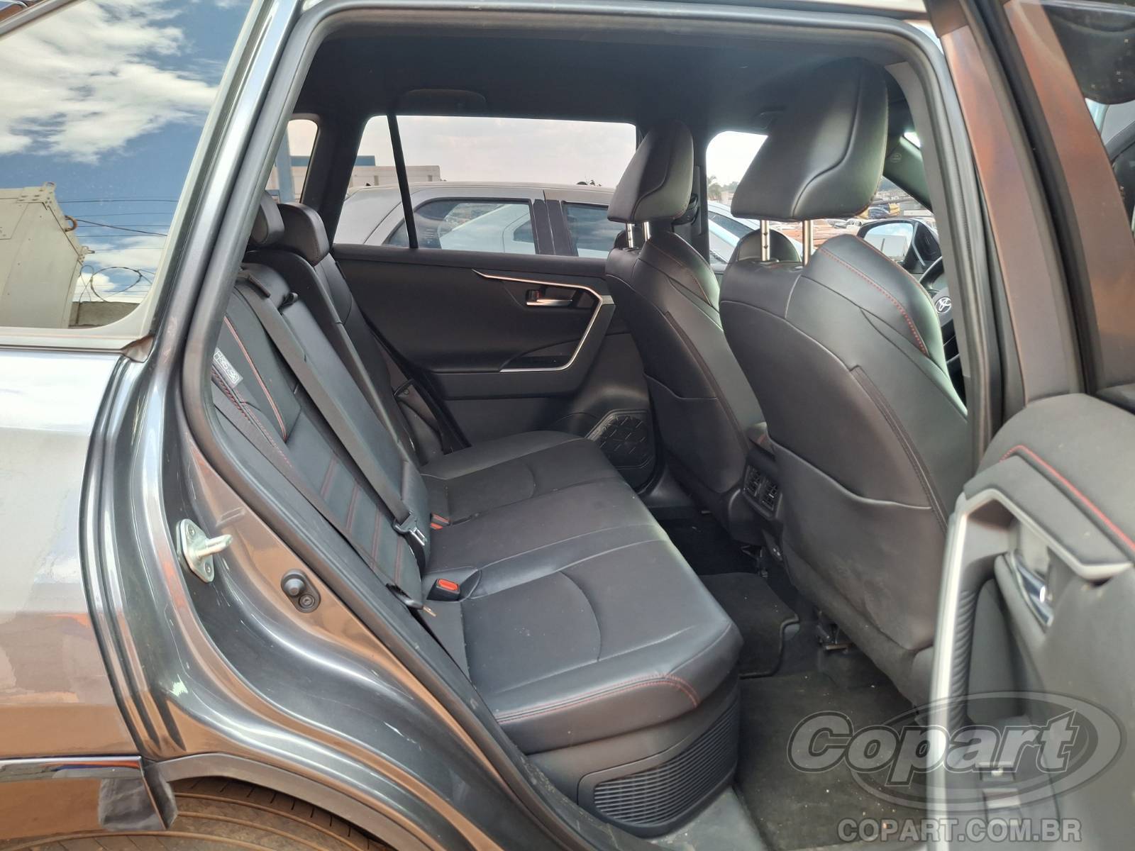 2024 TOYOTA RAV4 — foto 6 de 12