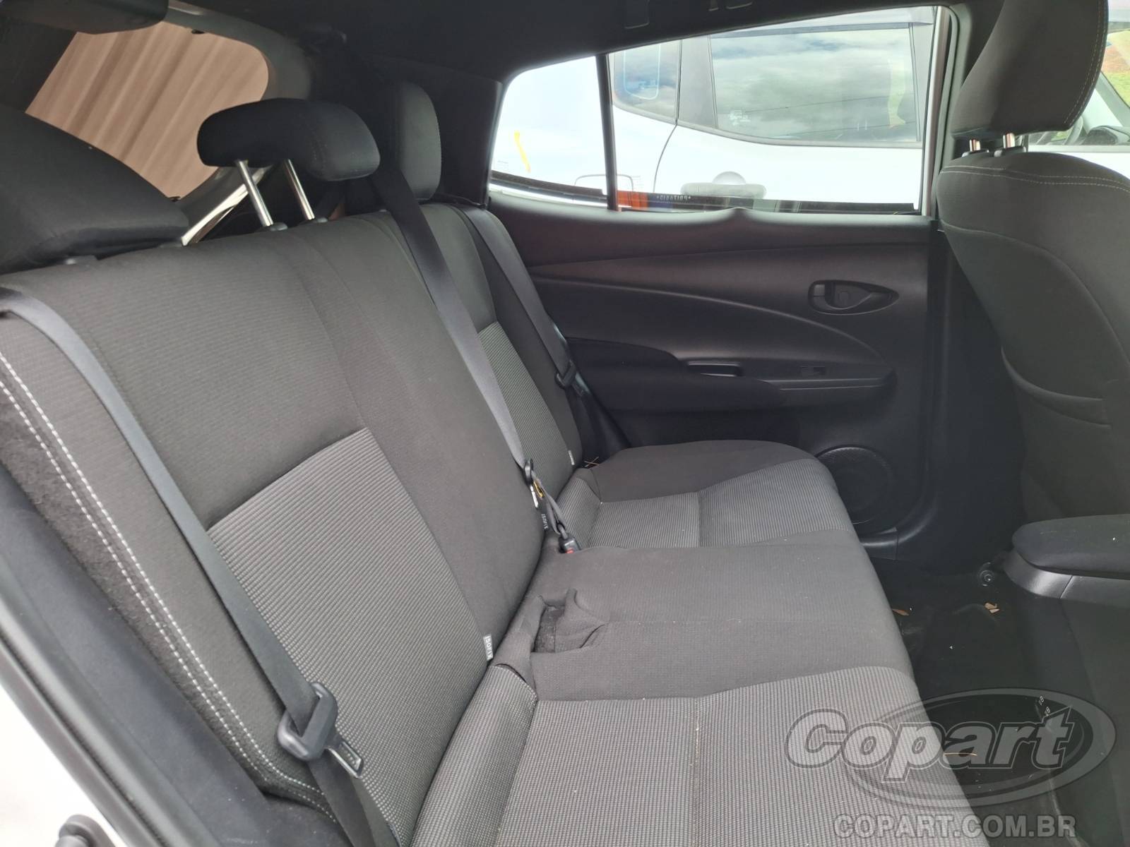 Foto 6 de 11: 2023 TOYOTA YARIS