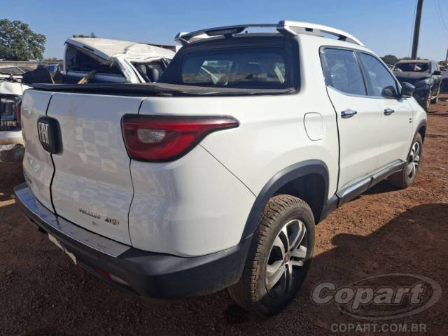 2017 FIAT TORO 