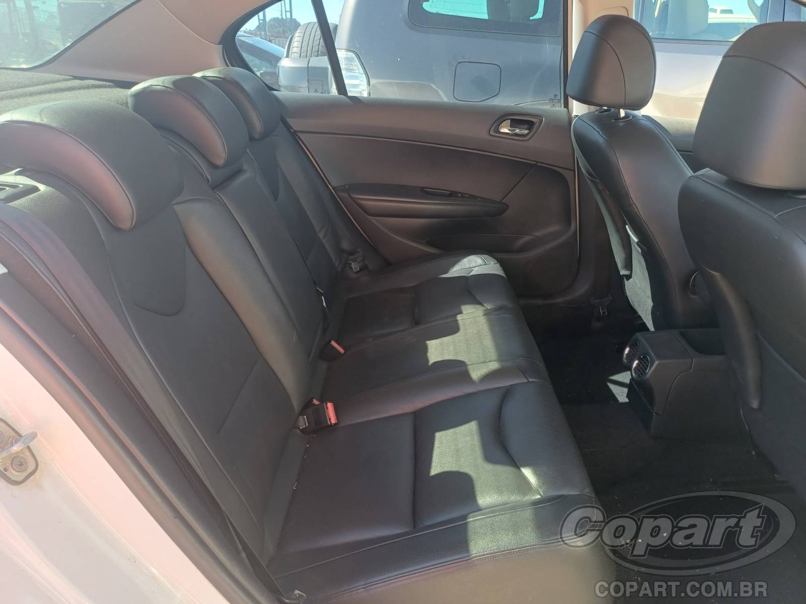 Foto 6 de 10: 2015 PEUGEOT 408 SEDAN