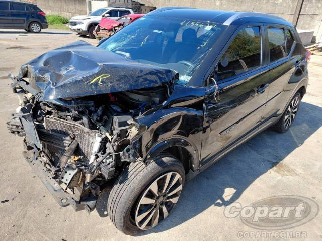 2017 NISSAN KICKS 