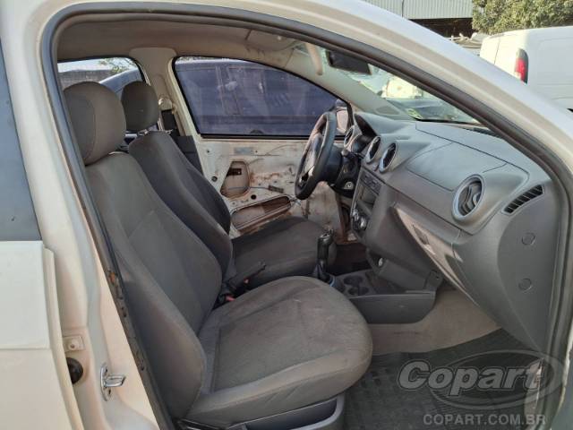 2012 VOLKSWAGEN VOYAGE 