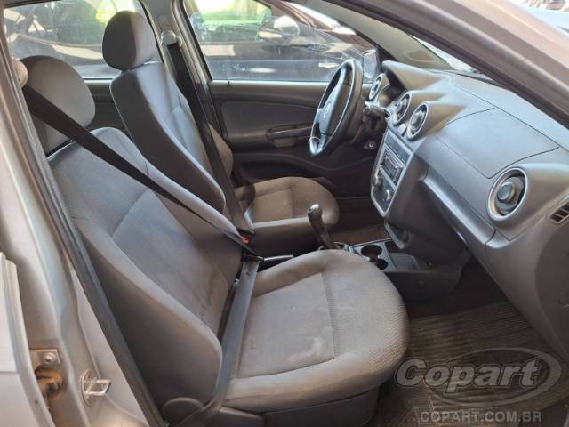 2011 VOLKSWAGEN VOYAGE 