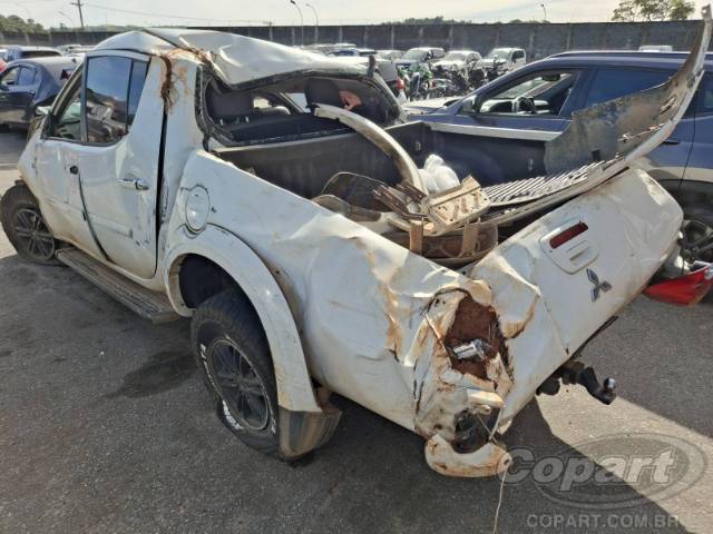 2015 MITSUBISHI L200 TRITON 