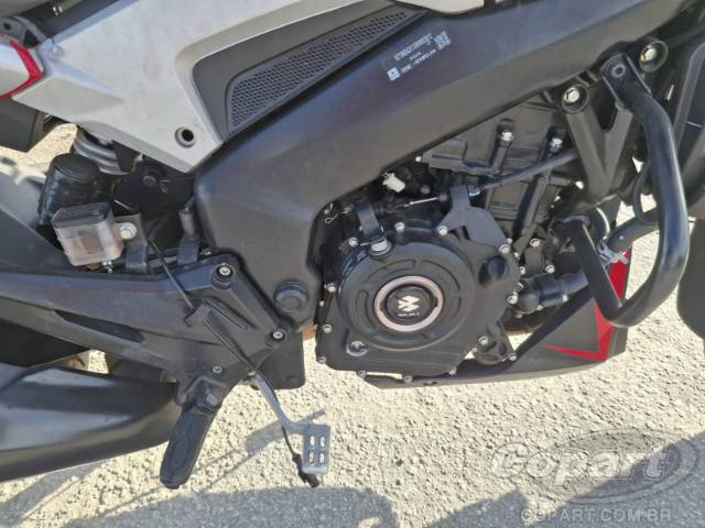 2025 BAJAJ DOMINAR 