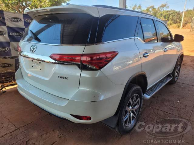 2016 TOYOTA HILUX SW4 