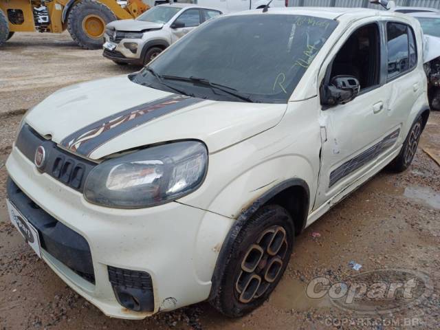 2015 FIAT UNO 