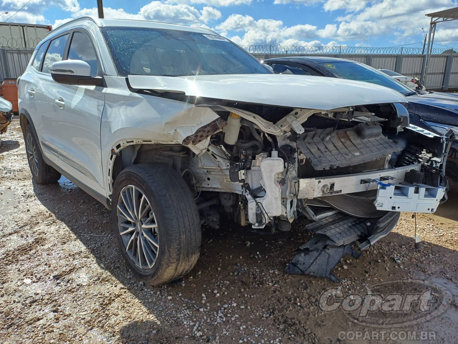 Veículo Caoa Chery TIGGO 8 PRO CAOA CHERY TIGGO 8 PRO HYBRID 1.5 16V VVT TURBO 2023 2024 em leilão