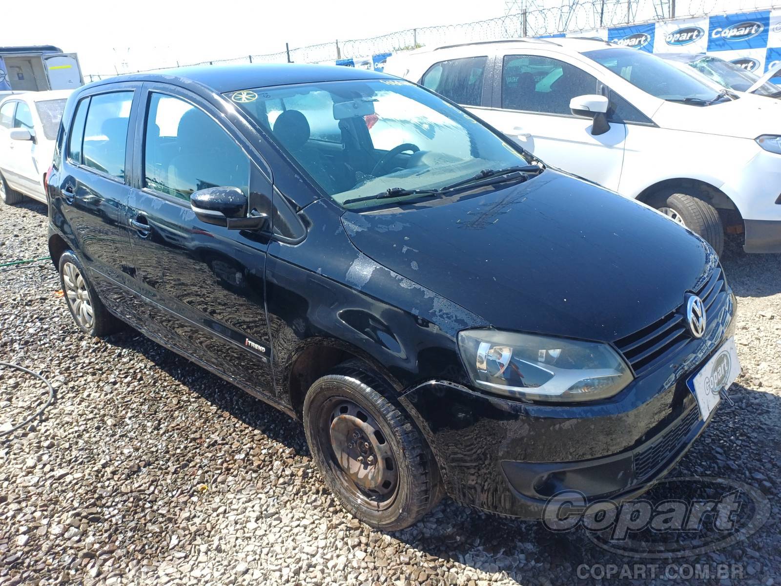 Veículo VW - VolksWagen Fox VOLKSWAGEN FOX 1.0 TOTAL FLEX 2013/2014 2014 em leilão