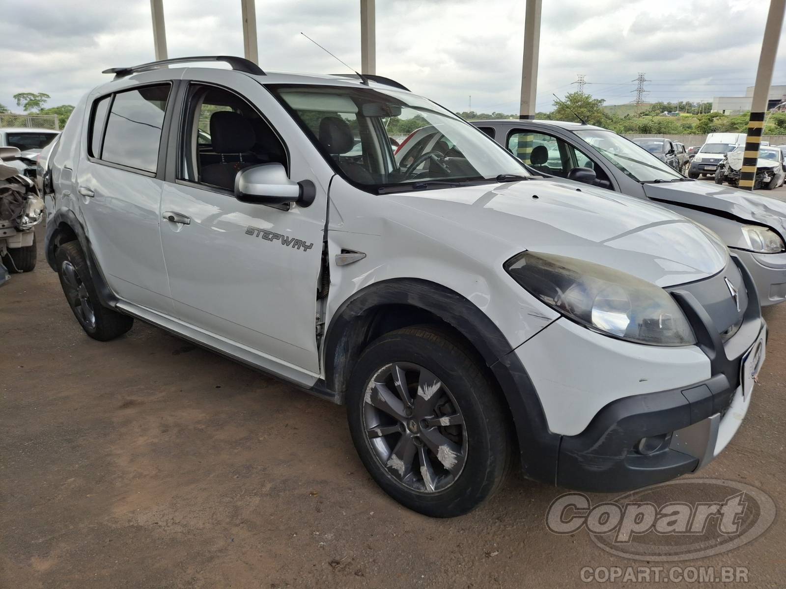 Renault Sandero Stepway 1.6 Hi-Power 2013 Colisão Média Monta