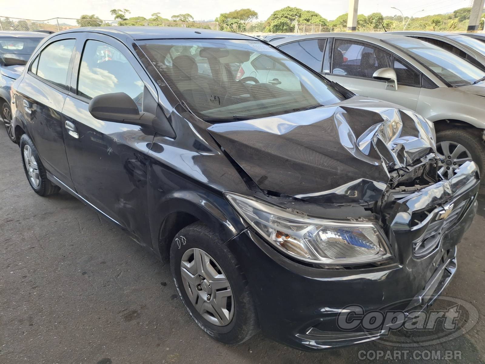 Veículo GM - Chevrolet Onix Chevrolet Onix LS 1.0 SPE 2015 Colisão 2015 em leilão