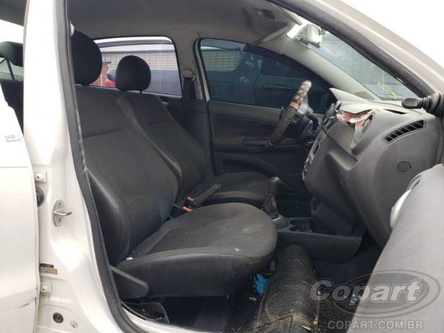 2016 VOLKSWAGEN VOYAGE 