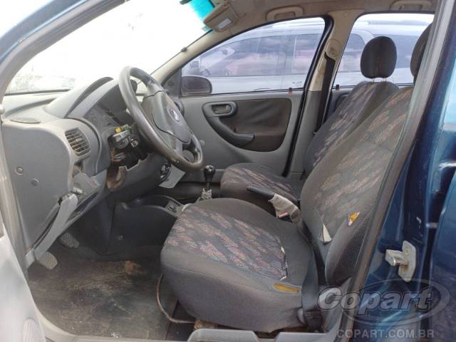 2003 CHEVROLET CORSA SEDAN 
